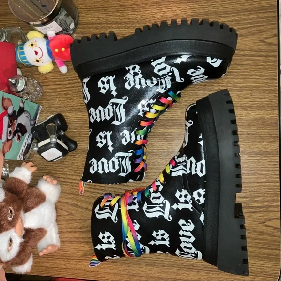 NEW RARE CLUB EXX LOVE IS LOVE PRIDE RAINBOW COMBAT BOOTS - Picture 16 of 16